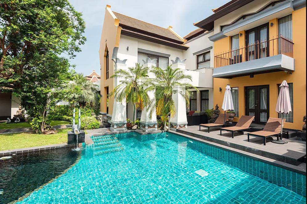 高品質別墅生活，從空氣源熱泵游泳池開始