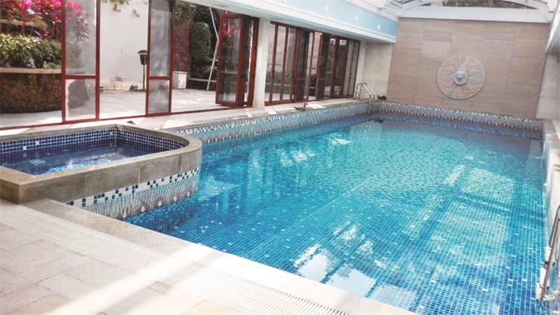 別墅中建造室內泳池采用空氣源加熱水質有意想不到的好處？