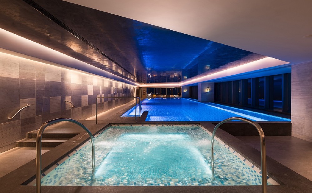 一機多用:空氣源熱泵實現泳池加熱與家庭供暖的雙贏革命