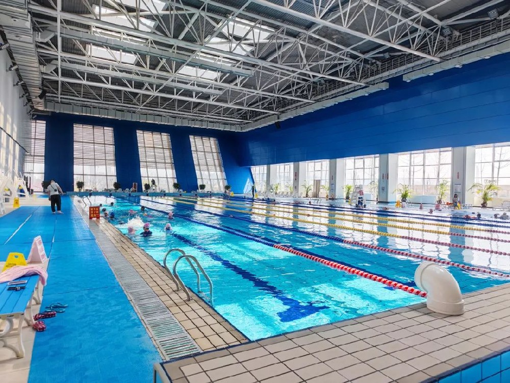 夏季恒溫室內游泳池溫度保持多少度合適？